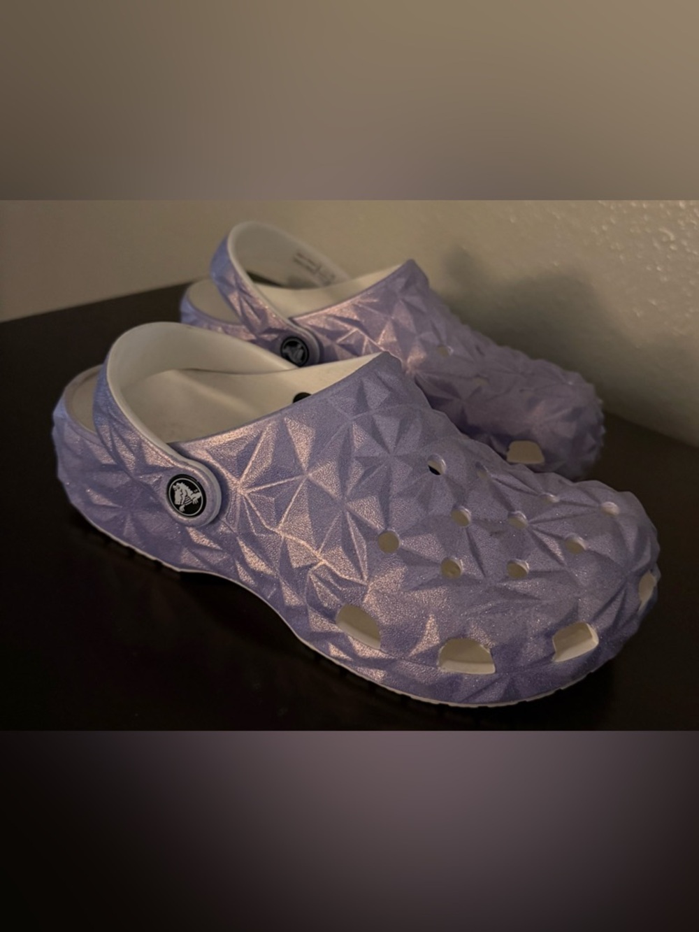 Crocs Classic Iridescent Geometric Clogs | Holographic Glitter | Jr 4 / Womens 6 - Picture 4 of 6